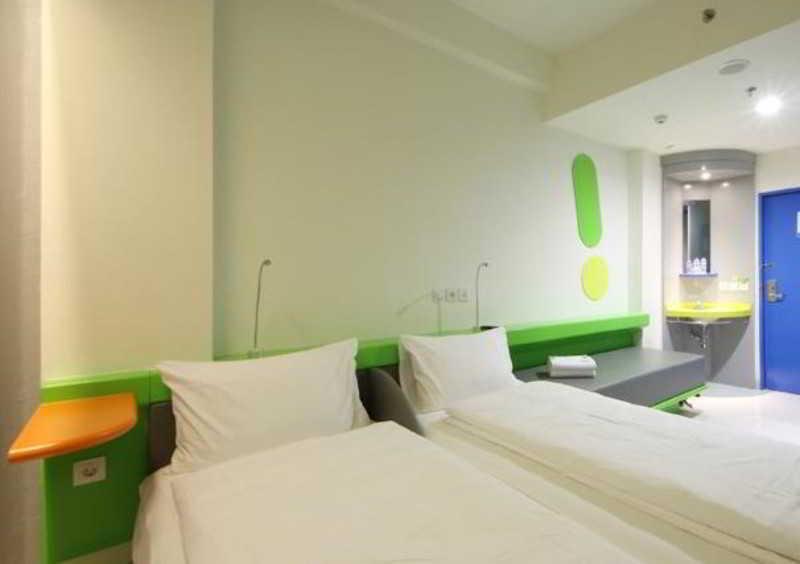 Pop! Hotel Tebet Dżakarta Zewnętrze zdjęcie